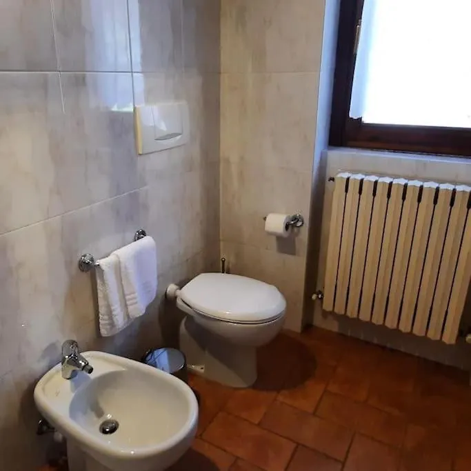 Cascina Ca' Scarlatta - Your Mountain Holiday Introbio