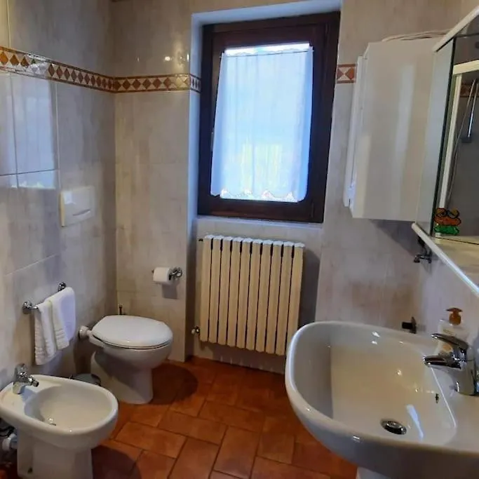 Casa vacanze Cascina Ca' Scarlatta - Your Mountain Holiday Introbio Italia